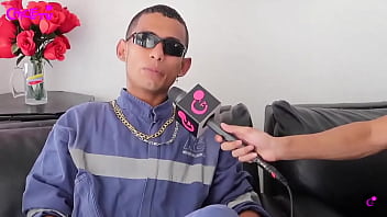 Llega a fumigar a muchas casas diariamente y ve como pasan trabajo las muchachas