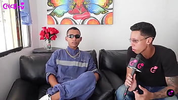 Llega a fumigar a muchas casas diariamente y ve como pasan trabajo las muchachas