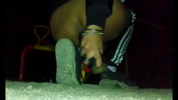 Dildo En Una Plaza thumbnail