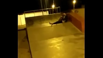 Skate Punheta Na Pista thumbnail