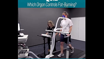 Amazing body of a sexy gym trainer gv6ng