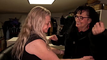 Lesbian grannies have foot fetish fun until great orgasm