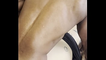 Negão Me Fodeu Gostoso Enquanto O Corninho Só Filmava thumbnail