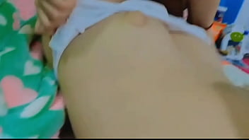 Me masturbo con mi uniforme deportivo