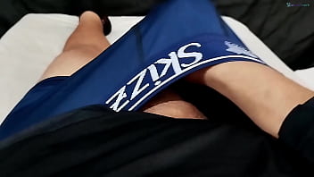 Flagrei minha esposa usando brinquedo pra se masturbar porque meu pau é pequeno mas ela chupa gostoso e adora meu gozo