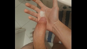 Paja Y Corrida En El Baño thumbnail