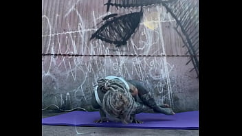 What a training…bitten by a wasp in the middle finger i think it’s a sign to rise the middle finger more often