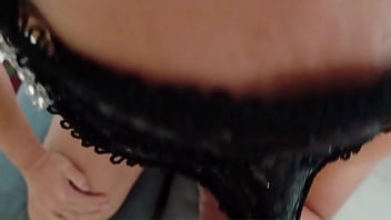 Vadia com uma buceta super gostosa sendo fodida e tomando várias gozadas