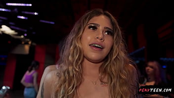 Camarera latina me la chupa sigilosamente debajo de la barra – pervteen Camarera latina me la chupa sigilosamente debajo de la barra – pervteen