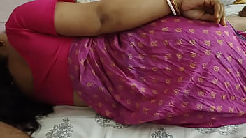 Desi bhabi in saree exposed her boob and hot ass
