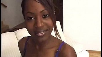 Black kiwi sucks white cock and gets cumshot on her mouth