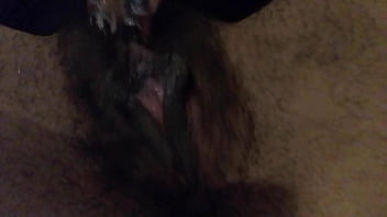 A morena não aguentou a tesão