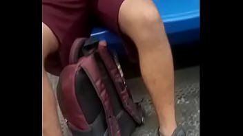 Chavo En Short Con Bulto thumbnail