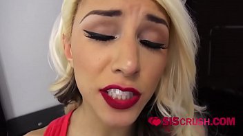 Phat ass babe deep throats the dick