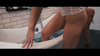 The exclusive 4 part abigail mac bath playtime scene