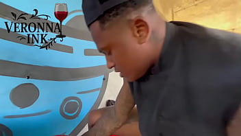 Fui dançar e acabei sentando no pau dele na obra 3