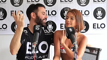 La hermosa modelo aisha cuenta como le gusta follar