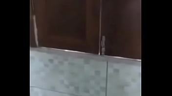 Fui a esposa perfeita e deixei meu amante gozar no meu bumbum