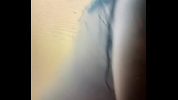 Se masturba antes de ducharse metiéndose cosas en la vagina Se masturba antes de ducharse metiéndose cosas en la vagina