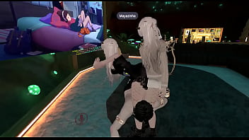 Comendo gostosinho com amigos virtuais