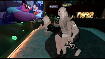 Comendo gostosinho com amigos virtuais