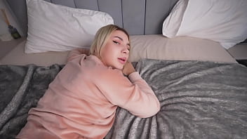 Stepmom jenny lux teaches you sex feels so real