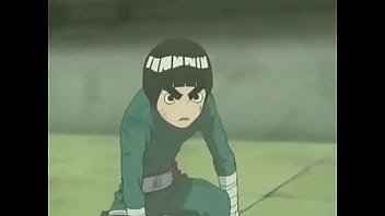 Personagem de naruto batendo uma