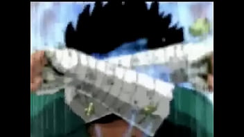 Personagem de naruto batendo uma