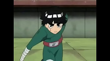 Personagem de naruto batendo uma