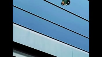 Personagem de naruto batendo uma