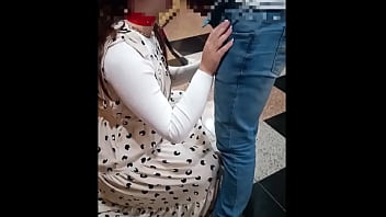 Depois de conversar pelo app fui ao encontro dessa safada e o marido gravou tudo