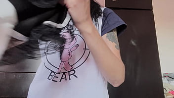 Sexy maid outfit unboxing & sensual mirror cleaning – real amateur by lollolara91