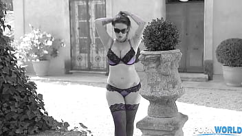 Big tits in harmony gorgeous babe fingers her wet cunny