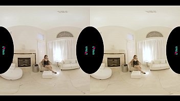 Hot brunette just wants you to pound her fuck hole in virtual reality