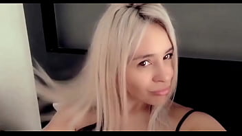 Ya rubia de nuevo jiji abrió la santa peluquería