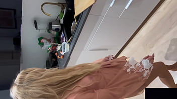 Destrozo el coño apretado de maya rose y la lleno sus enormes labios de leche