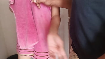 भारतीय विशाल गांड वाली सौतेली बहन और विशाल डिक भाई अंतरंग बॉन्ड बाथरूम में स्वादिष्ट चुदाई