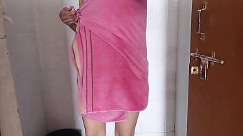 भारतीय विशाल गांड वाली सौतेली बहन और विशाल डिक भाई अंतरंग बॉन्ड बाथरूम में स्वादिष्ट चुदाई