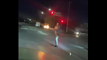 Aqui tirando palos de fuego