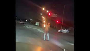 Aqui tirando palos de fuego