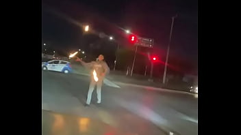 Aqui tirando palos de fuego