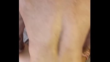 Eu e minha amiga estávamos cheias de tesão e nossos amigos muito bonzinhos demos gostoso a bucetinha