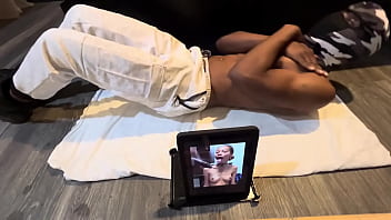 Keeping my abs tight for the ladies