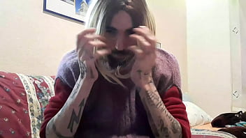 Quiere Que Todos Vean A La Puta Travestí Melvin C No Se Agota Ni Gota thumbnail