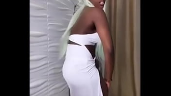 Nigerian model sexy dancing