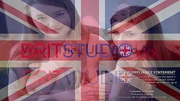 Student plays with her ass & fucks herself