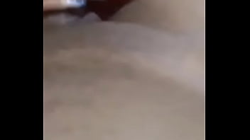 Enquanto bato uma punheta chamo meu marido de corno otário