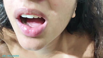 Hoje eu tive meu primeiro orgasmo múltiplo e quase dei meu cuzinho