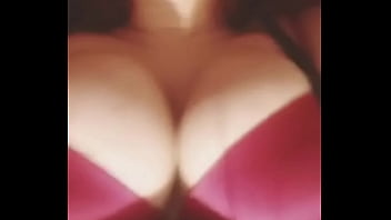 Please who is she what is her name ig instagram