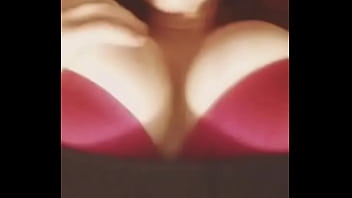 Please who is she what is her name ig instagram